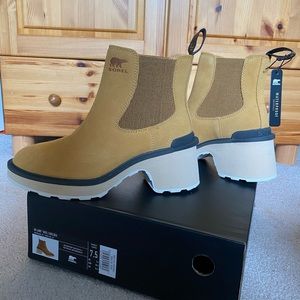 Women’s Sorel, Hi-Line Heel Chelsea boots, new in box, size 7.5